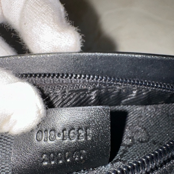 100% Authentic Gucci Waist bag. - Picture 10 of 15